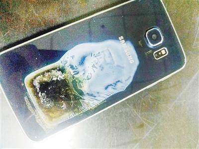 手机充电玩爆炸新闻手机充电爆炸伤人图片-第2张图片-太平洋在线下载